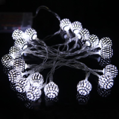 Светодиодная 10 LED гирлянда 2 метра Резные шарики Холодный свет Батарейки