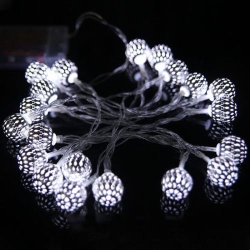Светодиодная 10 LED гирлянда 2 метра Шарики снежинки Холодный свет Батарейки Светодиодная 10 LED гирлянда 2 метра Шарики снежинки Холодный свет Батарейки